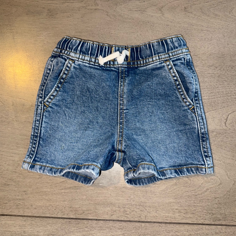 Cat and Jack shorts, 18m